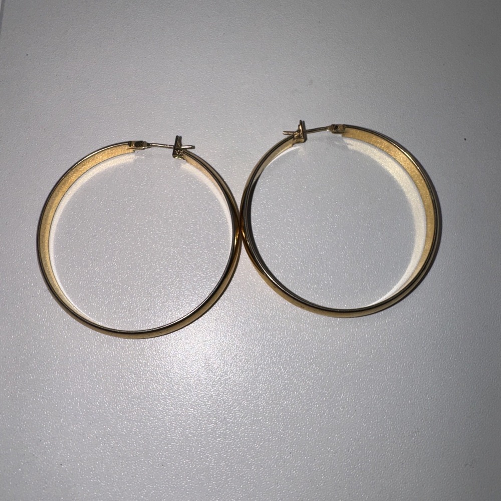 VTG Monet Gold Tone Hoop Earrings 1 1/2" Pierced Signed 1980s Classic Round